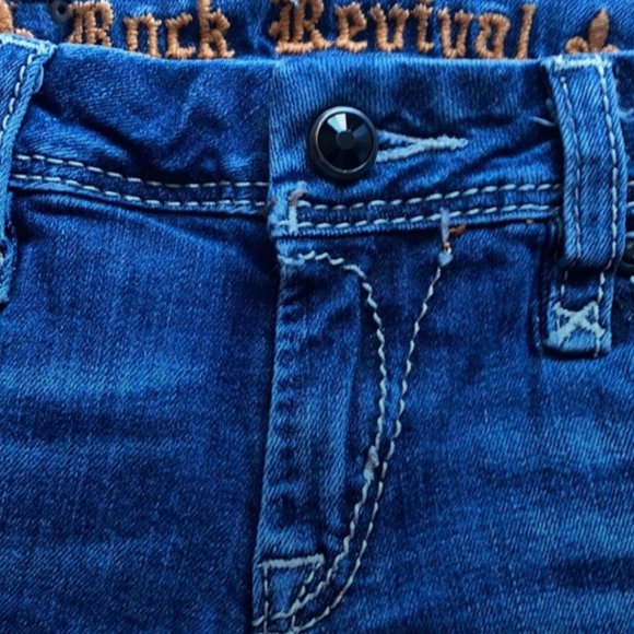 ROCK REVIVAL CUTOFF JEAN SHORTS Size 28 - Picture 5 of 10